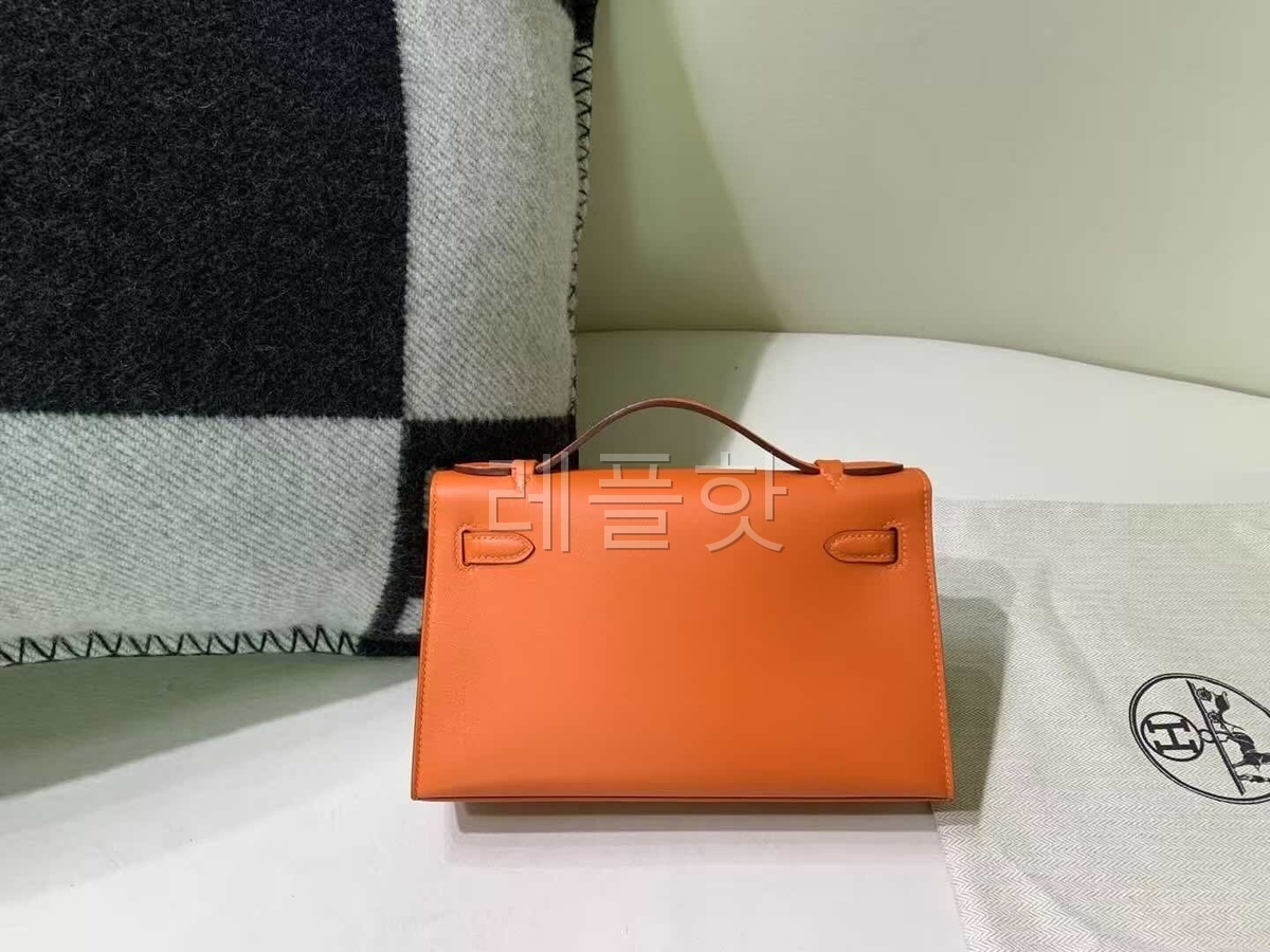 Hermès Kelly Pochette Swift Orange H  x Gold Hardware