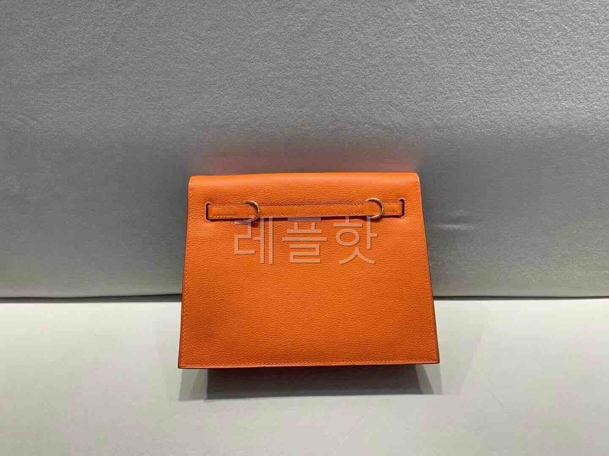 Hermès Kelly Danse 22 Evercolor Orange x Gold Hardware