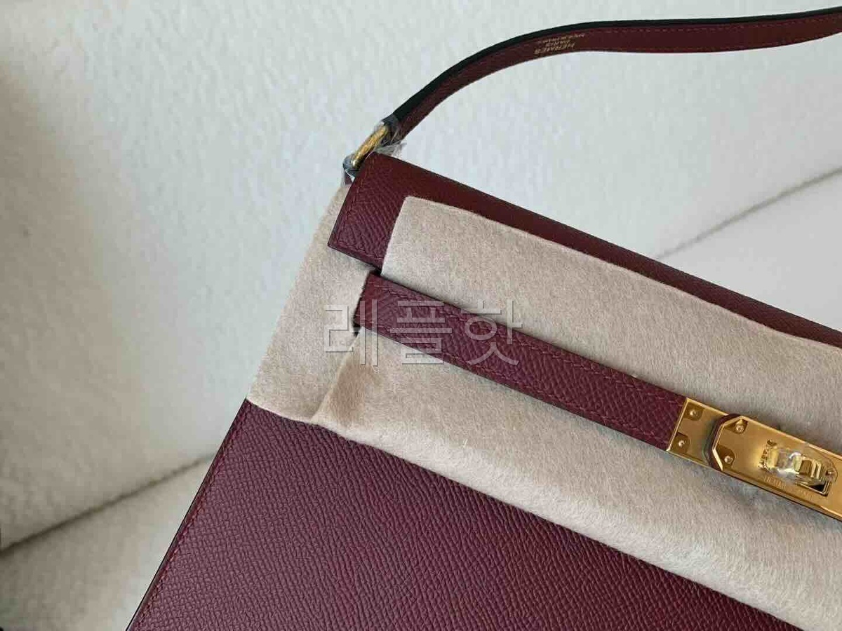Hermès Kelly Elan 27 Epsom Bordeaux x Gold Hardware