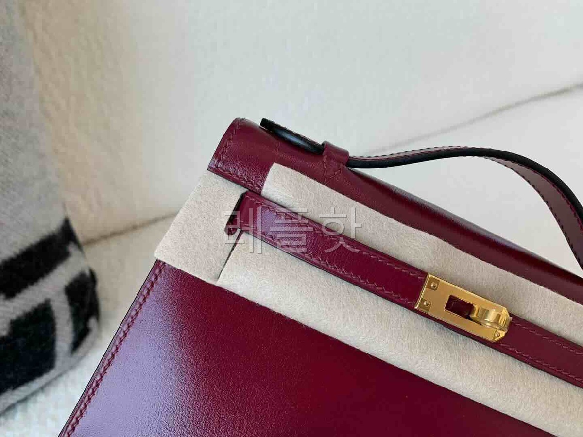 Hermès Pochette Box Bordeaux x Gold Hardware