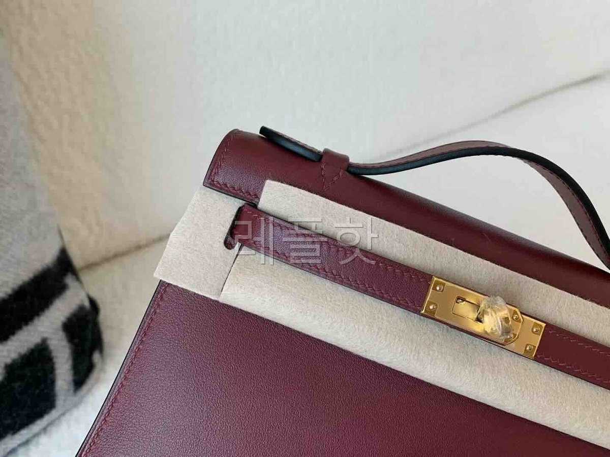Hermès Pochette Swift Rouge H x Gold Hardware