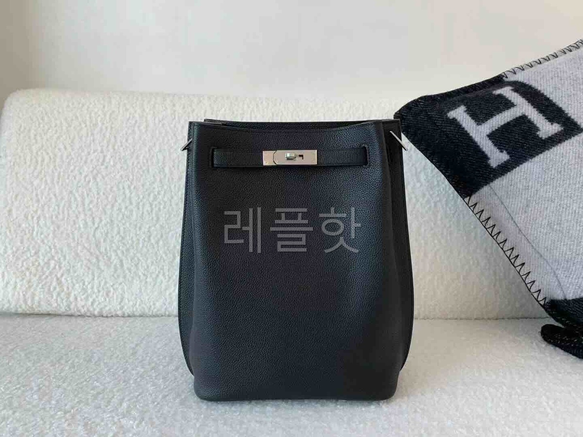 HermèsSo Kelly 22 Togo Noir x Palladium Hardware