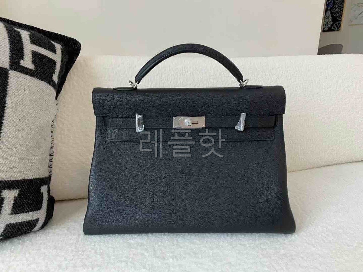 Hermès Kelly 42 Togo Noir x Palladium Hardware