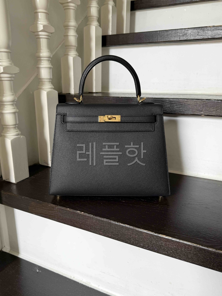 Hermès Kelly 25 Noir Epsom x Gold Hardware