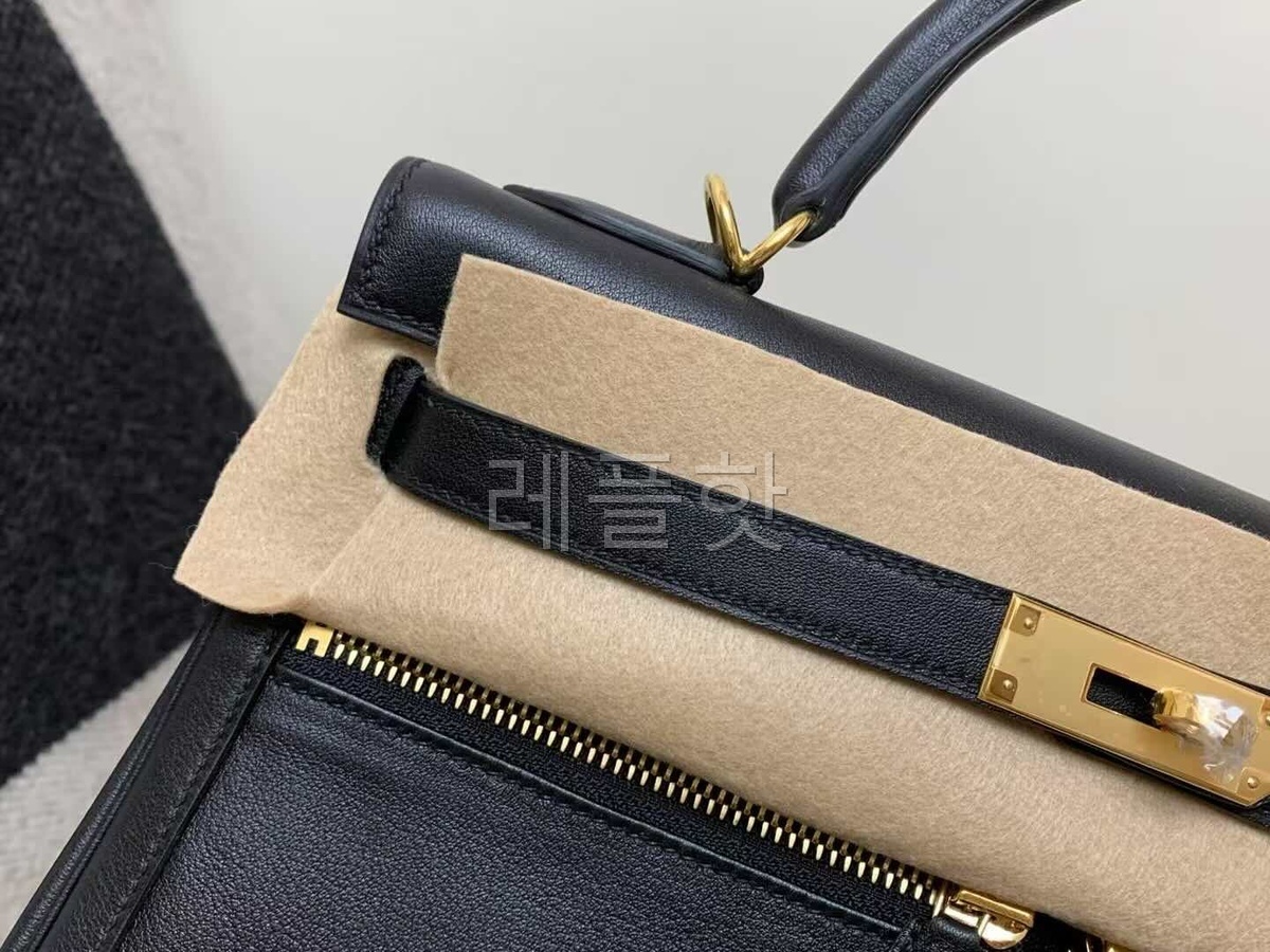 Hermès Kelly Lakis 32 Retourne Swift Noir x Gold Hardware