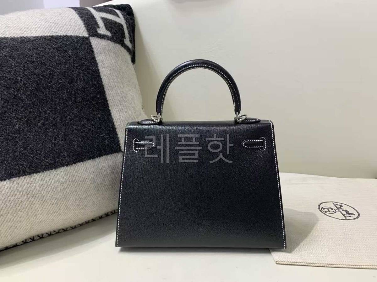 Hermès Kelly 25 Sellier Evercolor Noir / White Stitch x Palladium Hardware