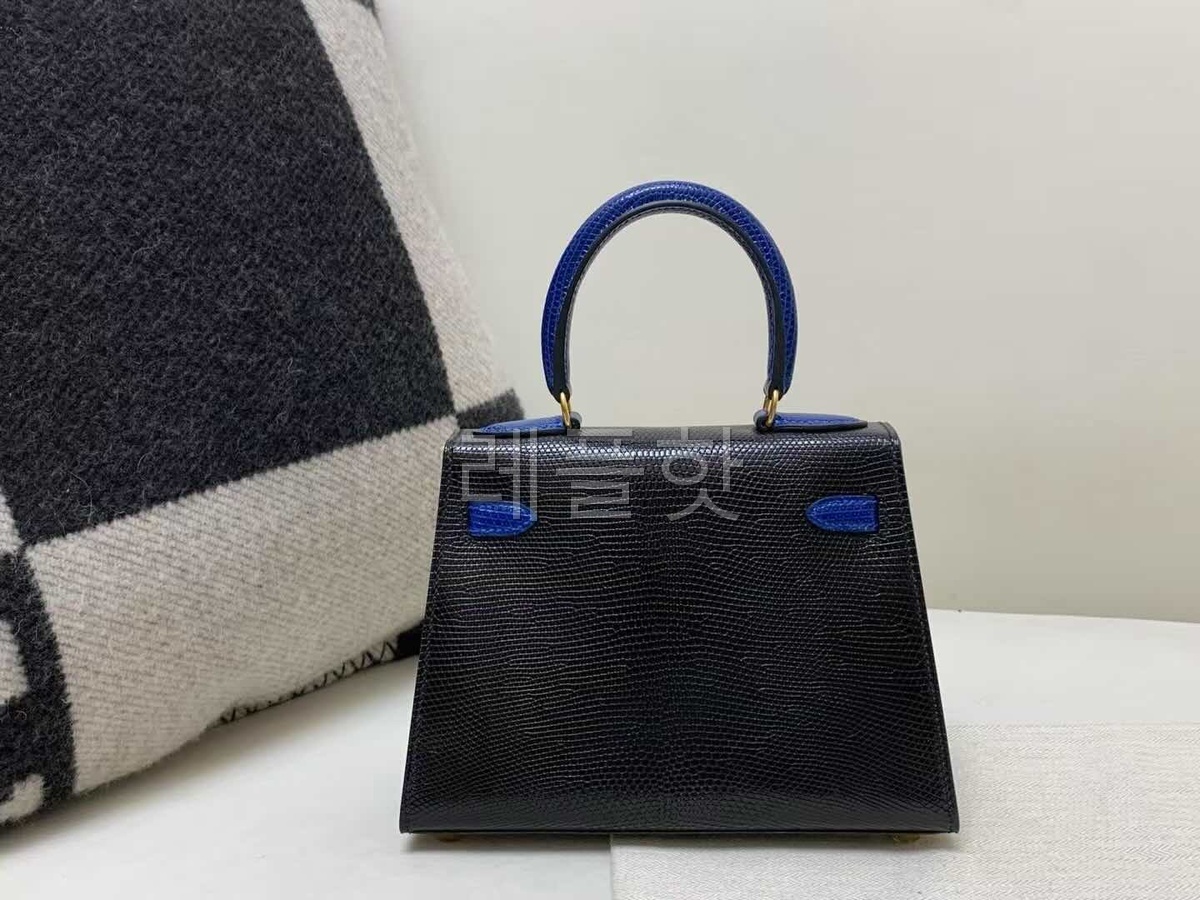 Hermès Mini Kelly 20 Big Lizard Noir with Sapphire Blue x Gold Hardware