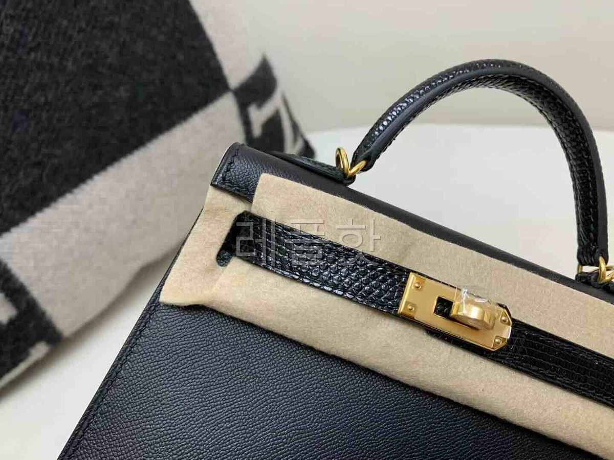Hermès Mini Kelly II Touch Madame & Lizard Noir x Gold Hardware