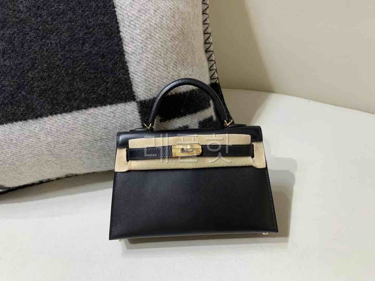 Hermès Mini Kelly II Box Noir x Gold Hardware
