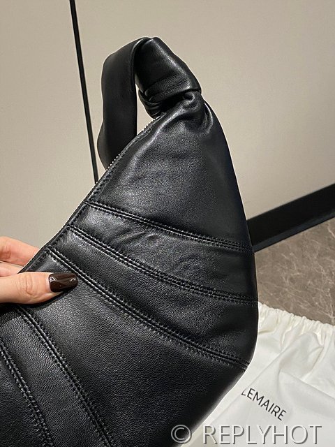 ★갓성비상품★ 르메르 스몰 크루아상백 [매장가 188만원대]