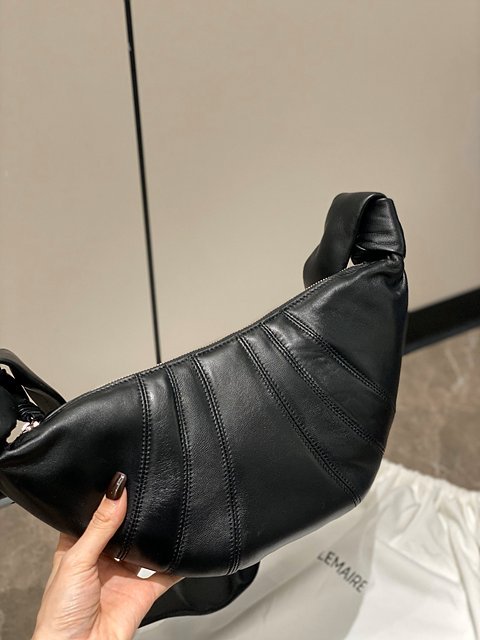 ★갓성비상품★ 르메르 스몰 크루아상백 [매장가 188만원대]