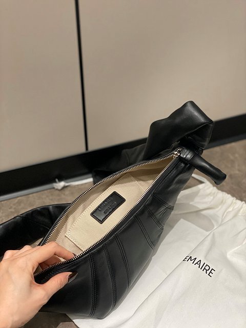 ★갓성비상품★ 르메르 스몰 크루아상백 [매장가 188만원대]