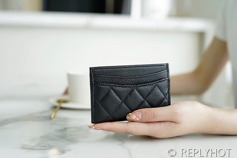 샤넬 클래식 카드 지갑 카프스킨 골드메탈 블랙 [매장가 70만원대]