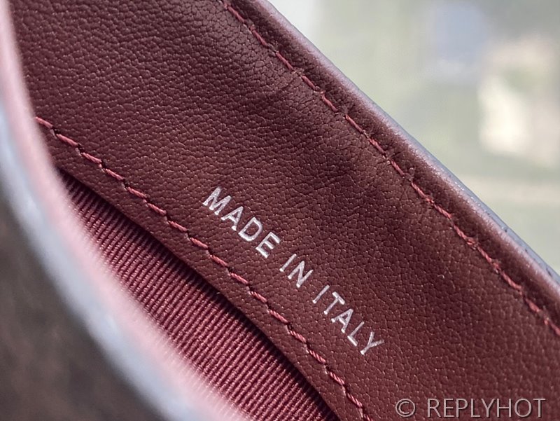 샤넬 클래식 카드 지갑 카프스킨 실버메탈 블랙 [매장가 70만원대]