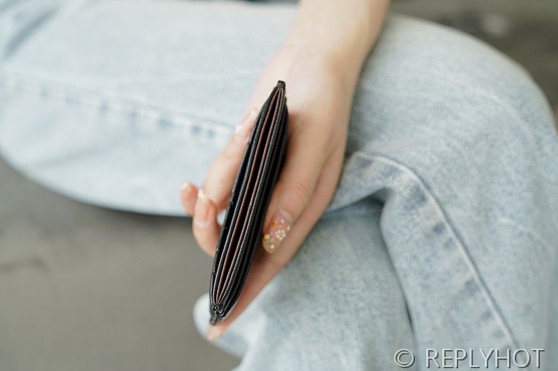 샤넬 클래식 카드 지갑 램스킨 골드메탈 블랙 [매장가 70만원대]