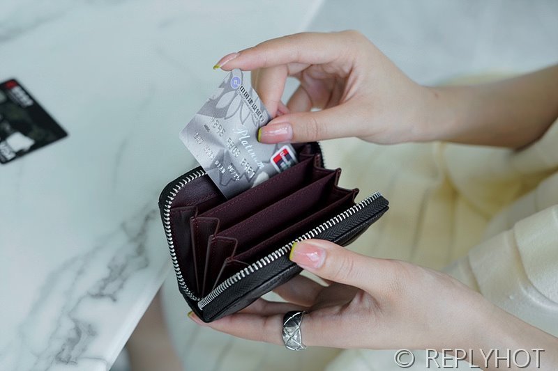 샤넬 클래식 지퍼 동전 지갑 카프스킨 실버메탈 블랙 [매장가 94만원대]