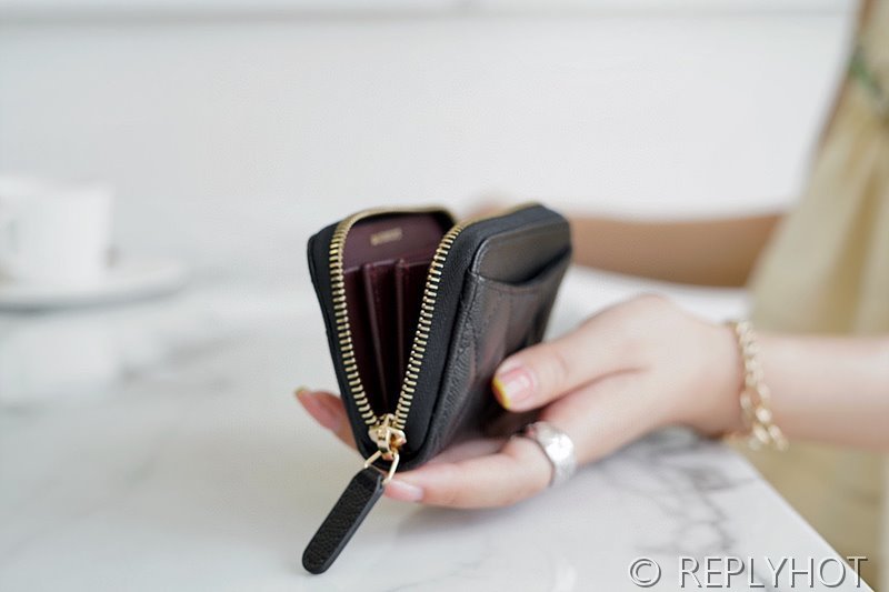 샤넬 클래식 지퍼 동전 지갑 카프스킨 골드메탈 블랙 [매장가 94만원대]