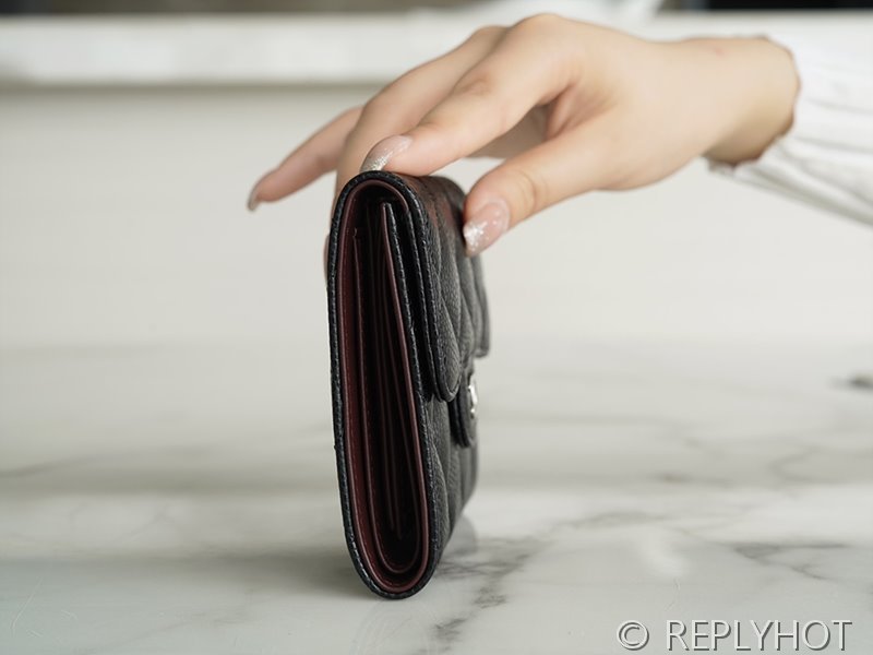 샤넬 클래식 스몰 플랩 지갑 카프스킨 실버메탈 블랙 [매장가 170만원대]