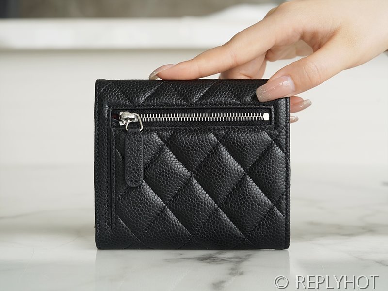 샤넬 클래식 스몰 플랩 지갑 카프스킨 실버메탈 블랙 [매장가 170만원대]