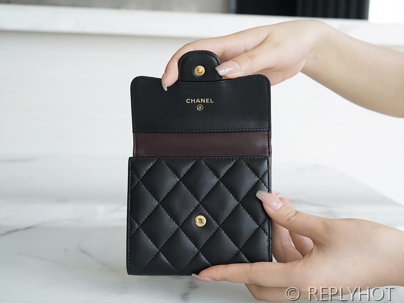 샤넬 클래식 스몰 플랩 지갑 램스킨 골드메탈 블랙 [매장가 170만원대]