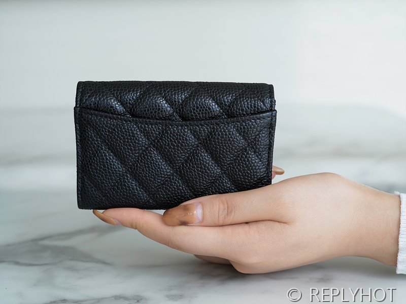 샤넬 클래식 카드 홀더 지갑 카프스킨 골드메탈 블랙 [매장가 150만원대]