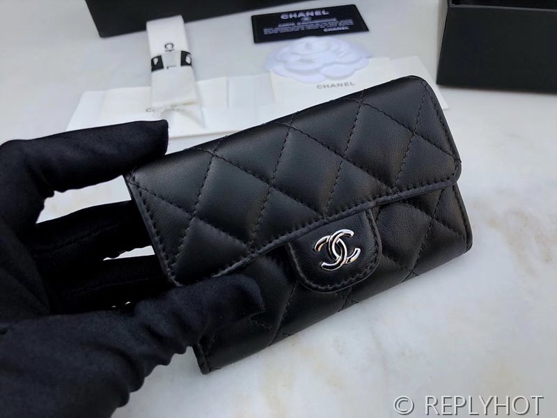 샤넬 클래식 카드 홀더 지갑 램스킨 실버메탈 블랙 [매장가 150만원대]