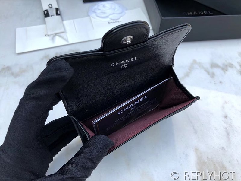 샤넬 클래식 카드 홀더 지갑 램스킨 실버메탈 블랙 [매장가 150만원대]