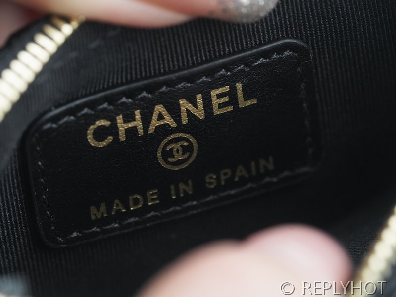 샤넬 클래식 지퍼 카드 홀더 카프스킨 골드메탈 블랙 [매장가 190만원대]