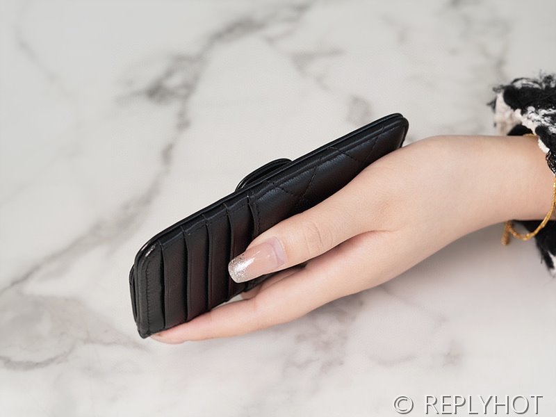 샤넬 클래식 지퍼 카드 홀더 램스킨 골드메탈 블랙 [매장가 190만원대]