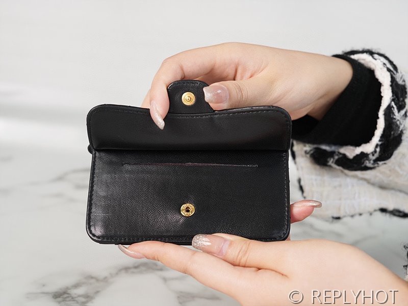 샤넬 클래식 지퍼 카드 홀더 램스킨 골드메탈 블랙 [매장가 190만원대]