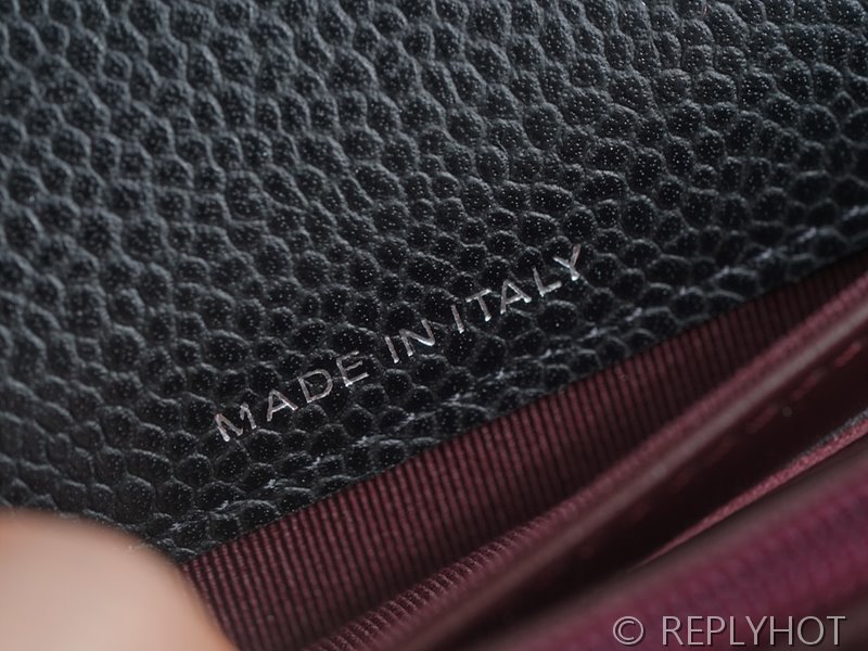 샤넬 클래식 장지갑 카프스킨 실버메탈 블랙 [매장가 200만원대]