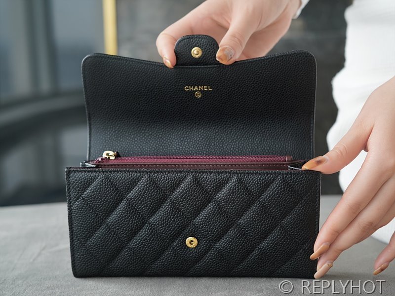 샤넬 클래식 장지갑 카프스킨 골드메탈 블랙 [매장가 200만원대]