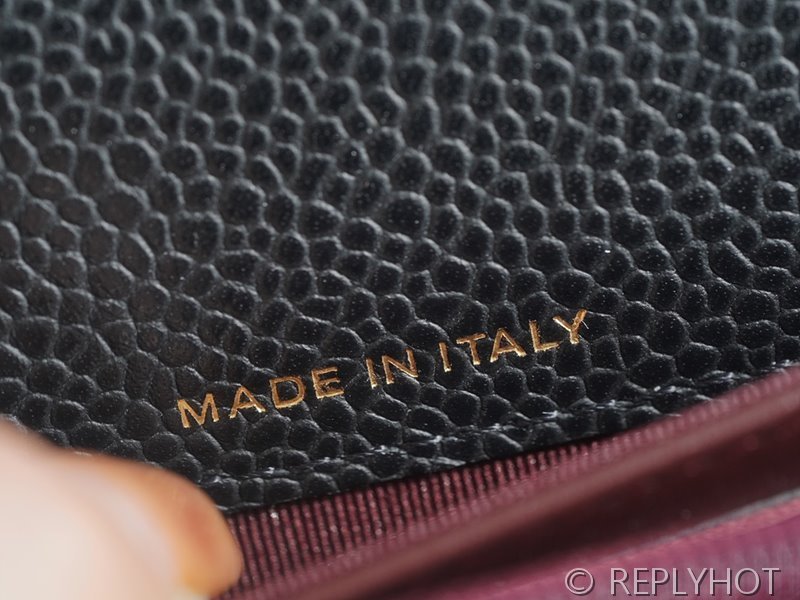 샤넬 클래식 장지갑 카프스킨 골드메탈 블랙 [매장가 200만원대]