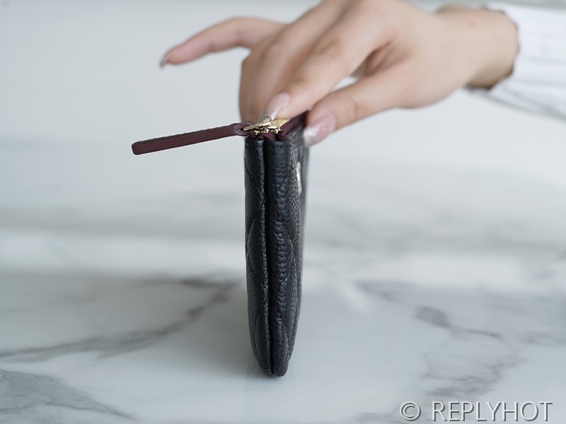 샤넬 클래식 미니 파우치 카프스킨 골드메탈 블랙 [매장가 90만원대]