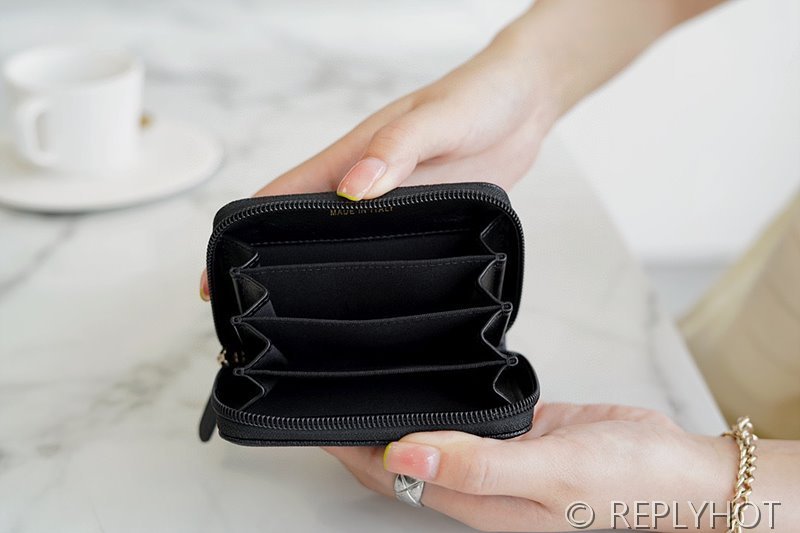 샤넬 보이 지퍼 카드 지갑 카프스킨 골드메탈 블랙 [매장가 100만원대]