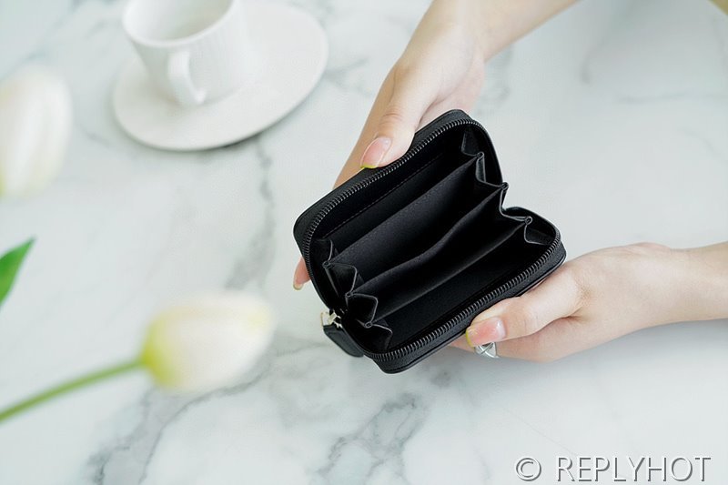 샤넬 보이 지퍼 카드 지갑 램스킨 골드메탈 블랙 [매장가 100만원대]