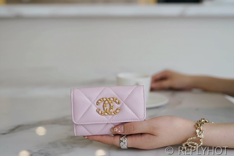 샤넬 19 플랩 카드 홀더 램스킨 골드메탈 [매장가 만원대]