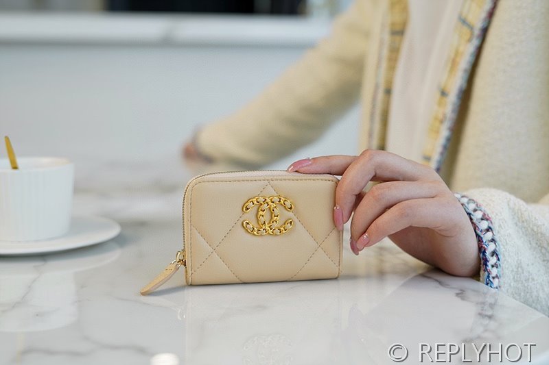 샤넬 19 동전 지갑 램스킨 골드메탈 [매장가110 만원대]