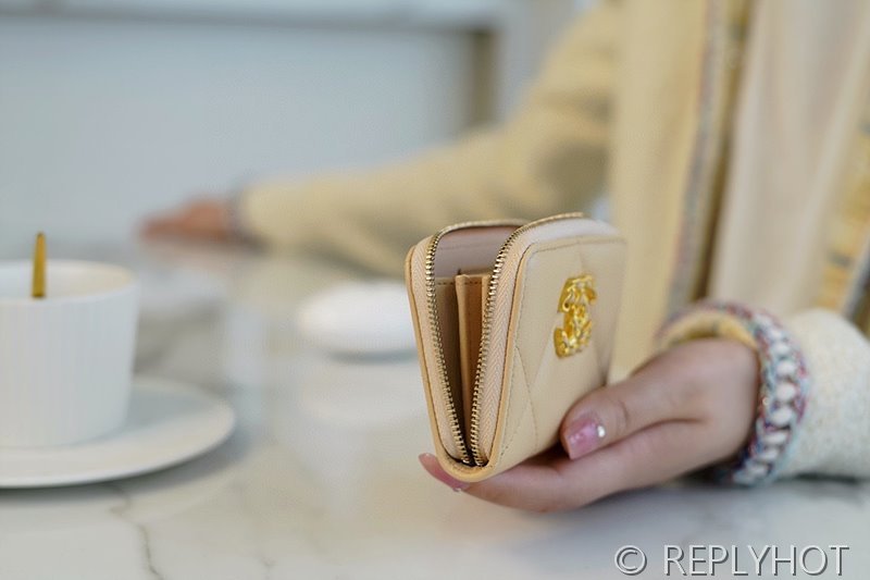 샤넬 19 동전 지갑 램스킨 골드메탈 [매장가110 만원대]