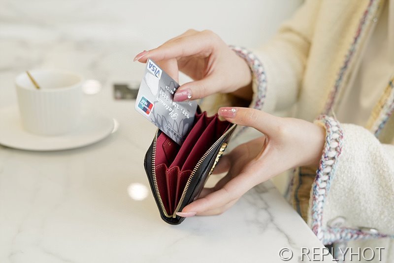 샤넬 19 동전 지갑 램스킨 골드메탈 [매장가 110만원대]