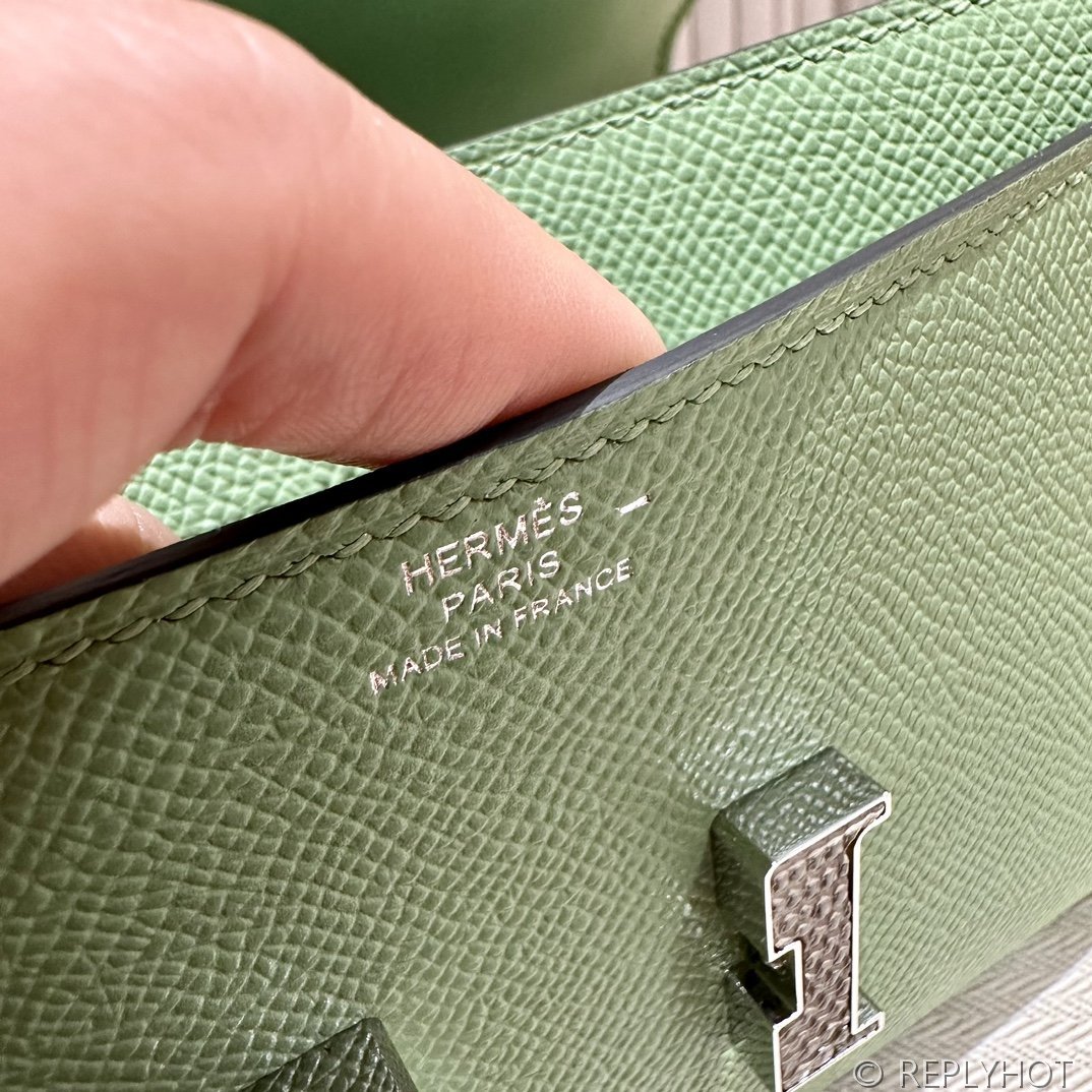 [하이엔드급] 에르메스 콘스탄스 투고 월렛  / 3i-Vert Crique 엡솜 리자드 은장 [매장가 1290만원대]