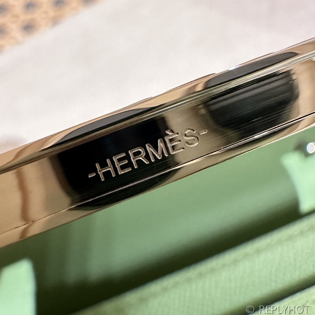 [하이엔드급] 에르메스 콘스탄스 투고 월렛 / 3I Vert Criquet 엡솜 리자드 악어 은장 [매장가 1290만원대]