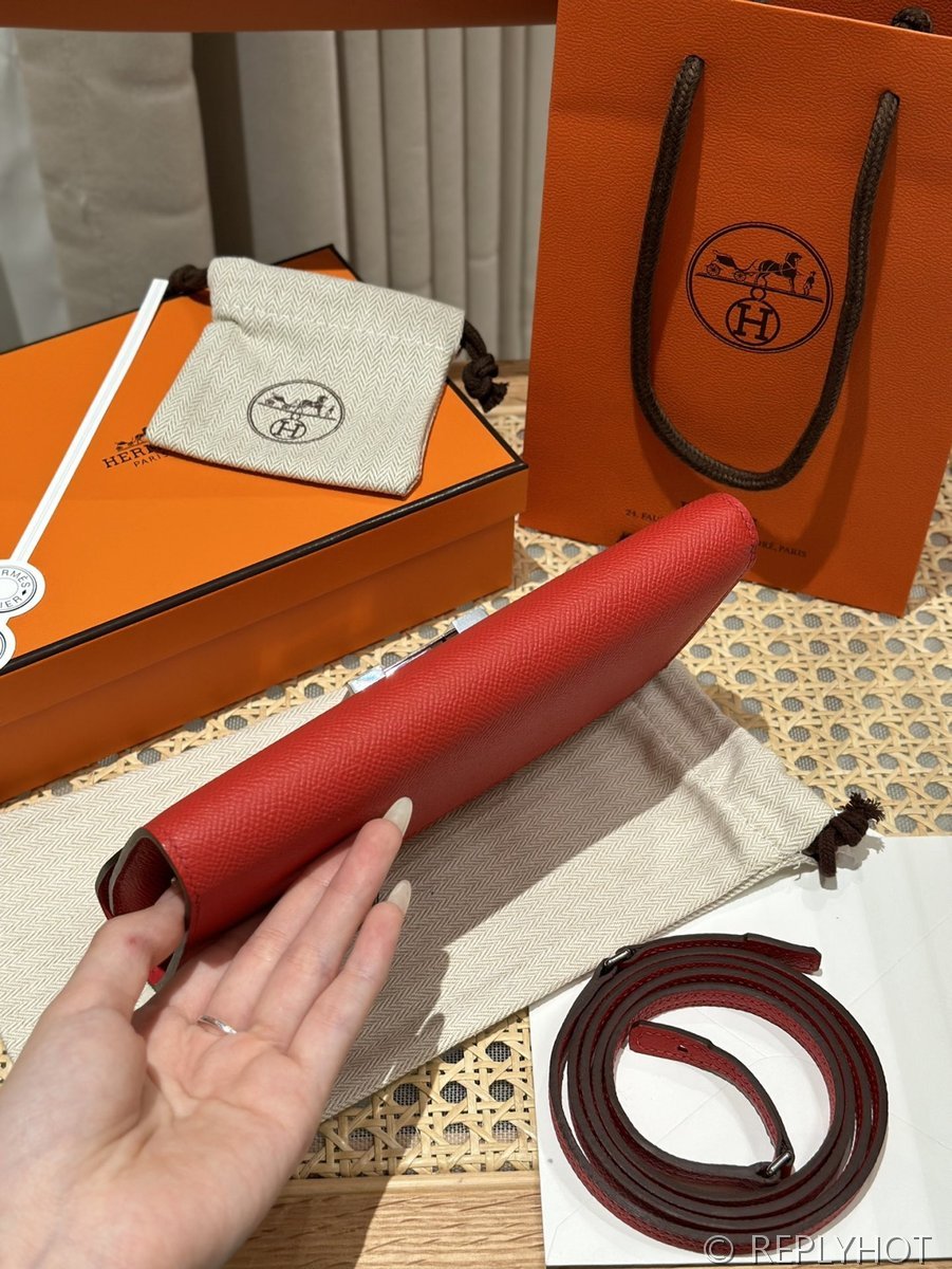 [하이엔드급] 에르메스 콘스탄스 투고 월렛  / S3 ROUGE 엡솜 은장 [매장가 990만원대]