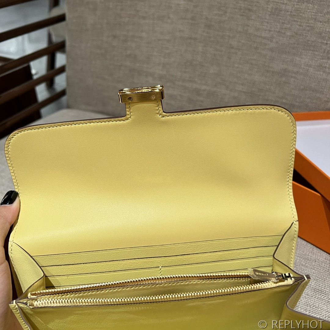 [하이엔드급] 에르메스 콘스탄스 투고 월렛  / 1Z Jaune Poussin 스위프트 금장 [매장가 990만원대]