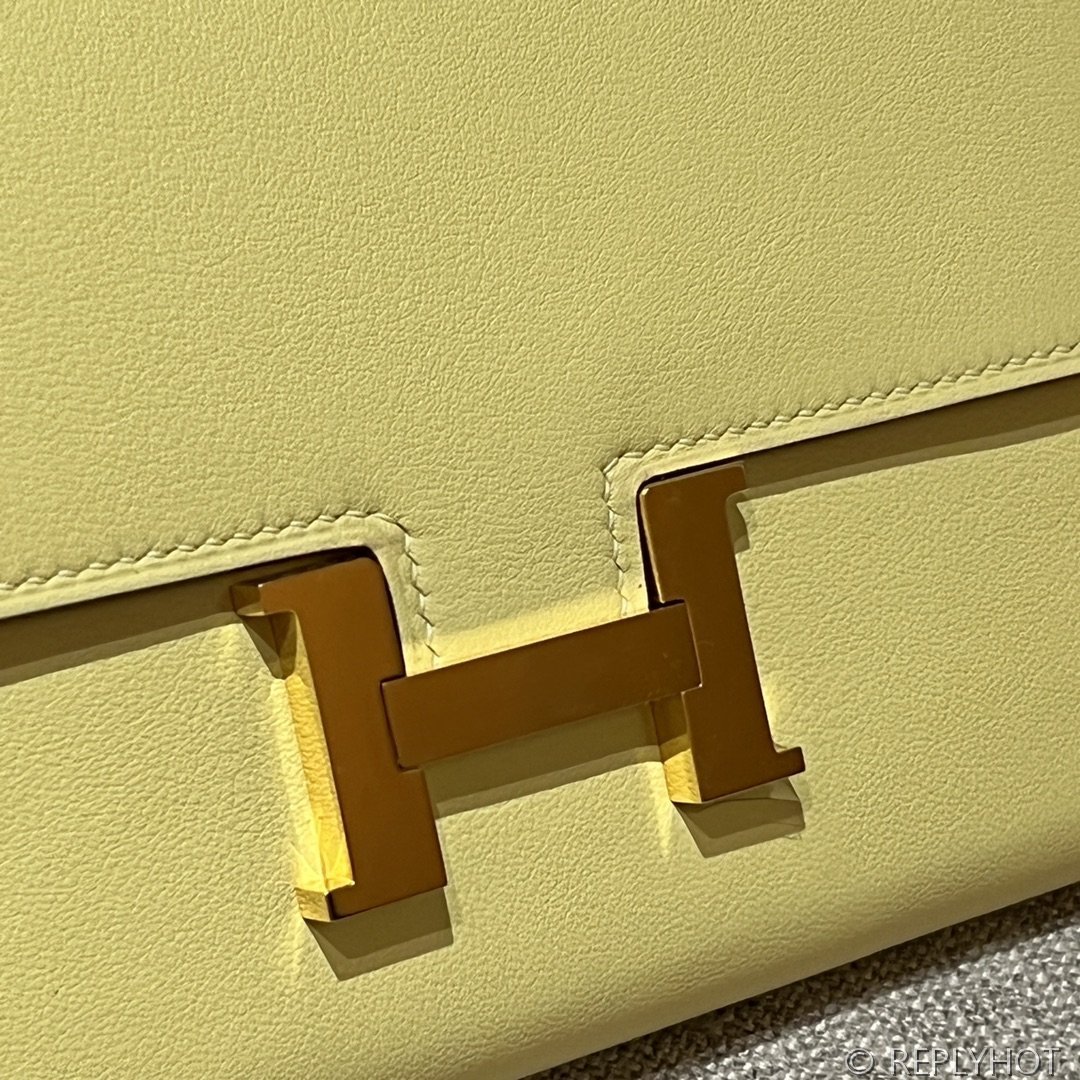 [하이엔드급] 에르메스 콘스탄스 투고 월렛  / 1Z Jaune Poussin 스위프트 금장 [매장가 990만원대]