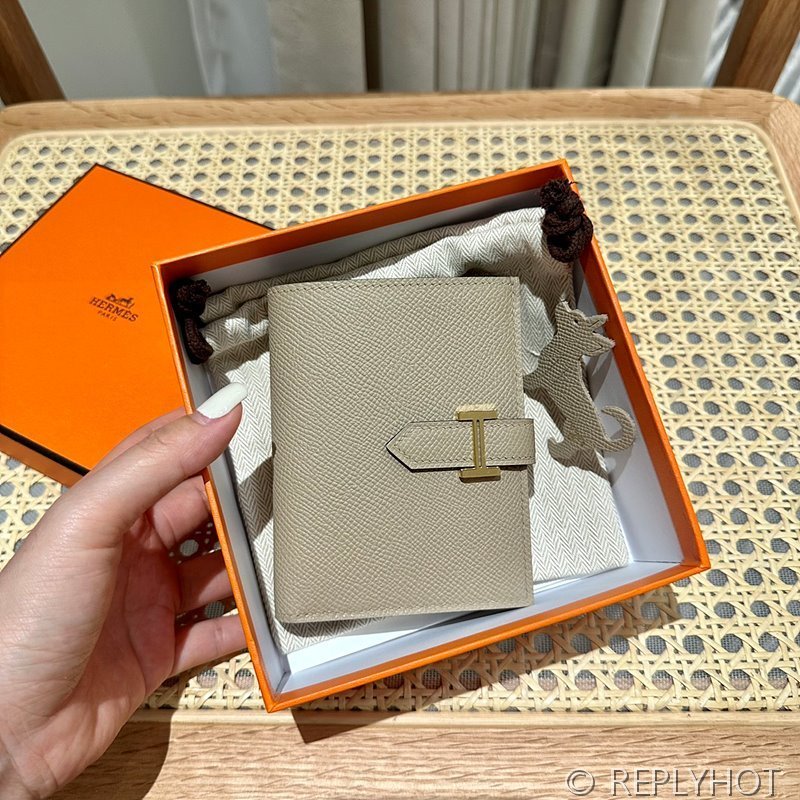 [하이엔드급] Hermes 에르메스 베안 컴팩트 지갑 Bearn Compact Wallet / S2 트렌치 엡솜 금장
