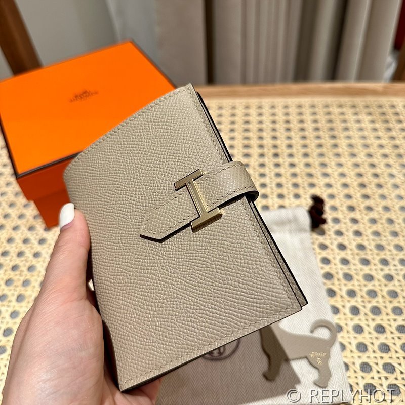 [하이엔드급] Hermes 에르메스 베안 컴팩트 지갑 Bearn Compact Wallet / S2 트렌치 엡솜 금장