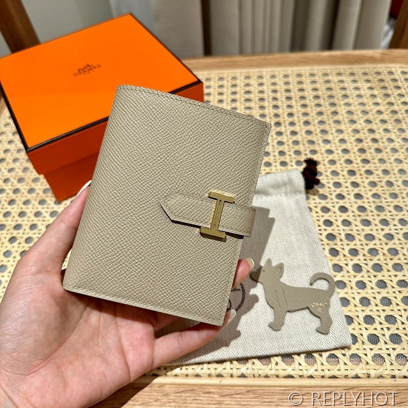 [하이엔드급] Hermes 에르메스 베안 컴팩트 지갑 Bearn Compact Wallet / S2 트렌치 엡솜 금장