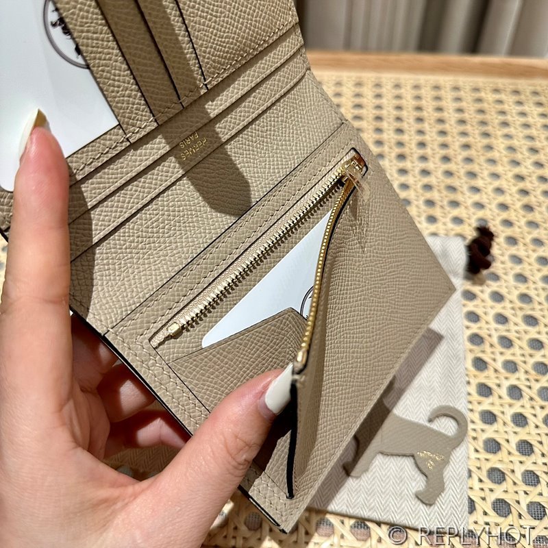 [하이엔드급] Hermes 에르메스 베안 컴팩트 지갑 Bearn Compact Wallet / S2 트렌치 엡솜 금장