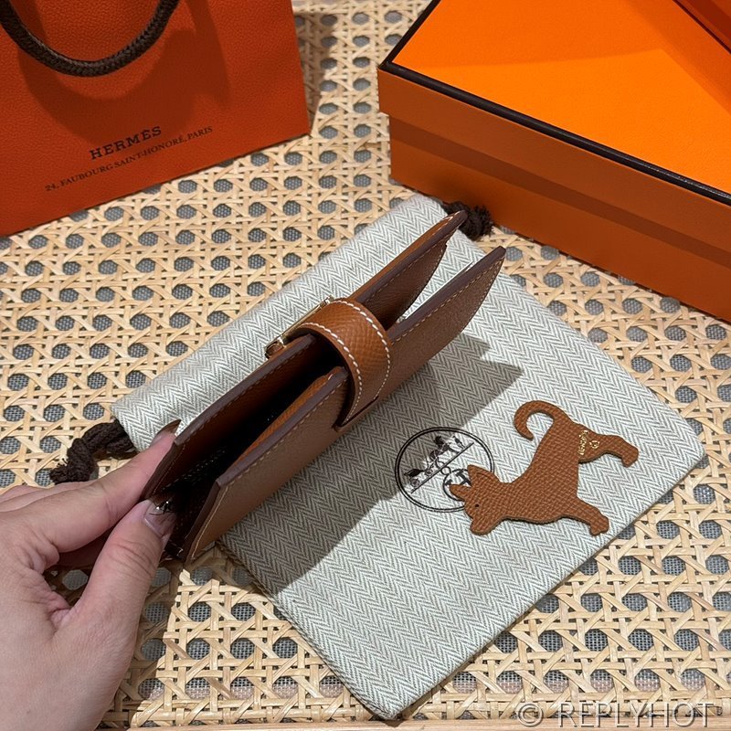 [하이엔드급] Hermes 에르메스 베안 컴팩트 지갑 Bearn Compact Wallet / CK37 골드브라운 엡솜 금장